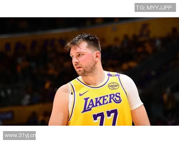 杨毅分析湖人战术选择认为詹姆斯影响东契奇表现宁愿全力支持东契奇 杨毅分析湖人战术选择认为詹姆斯影响东契奇表现宁愿全力支持东契奇