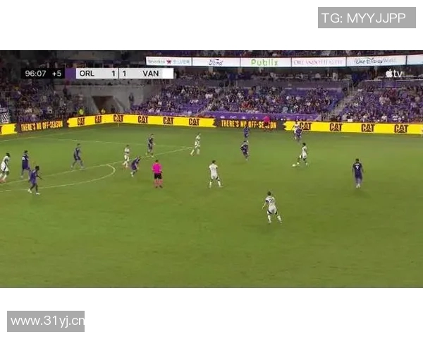 穆勒第96分钟绝杀进球震撼全场直面三名防守球员展现超强实力