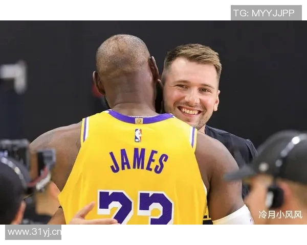 半场战报狄龙狂砍23分布克意外伤退太阳领先湖人14分东契奇27分老詹仅得4分 半场战报狄龙狂砍23分布克意外伤退太阳领先湖人14分东契奇27分老詹仅得4分