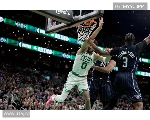 塔图姆分享惊艳扣篮视频引发热议鞋子成关键因素引发讨论