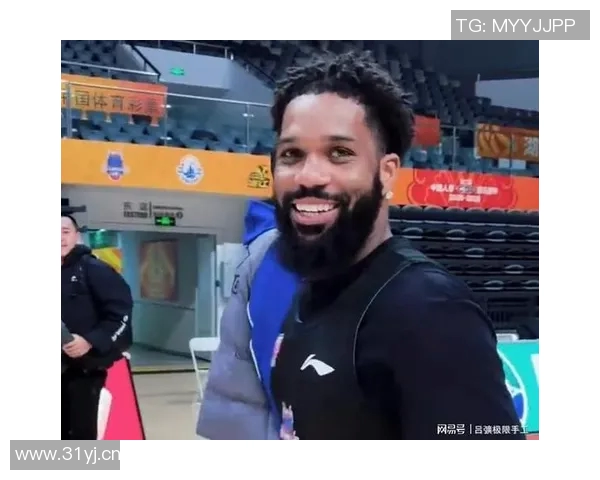 维金斯称赞鲍威尔赛季表现出色第四节关键时刻展现爆发力 维金斯称赞鲍威尔赛季表现出色第四节关键时刻展现爆发力